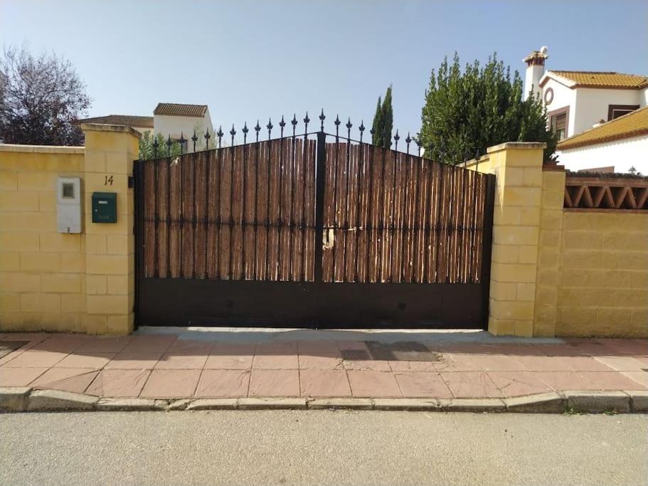 אריאטה Agradable Casa Con Piscina En La Serrania. מראה חיצוני תמונה